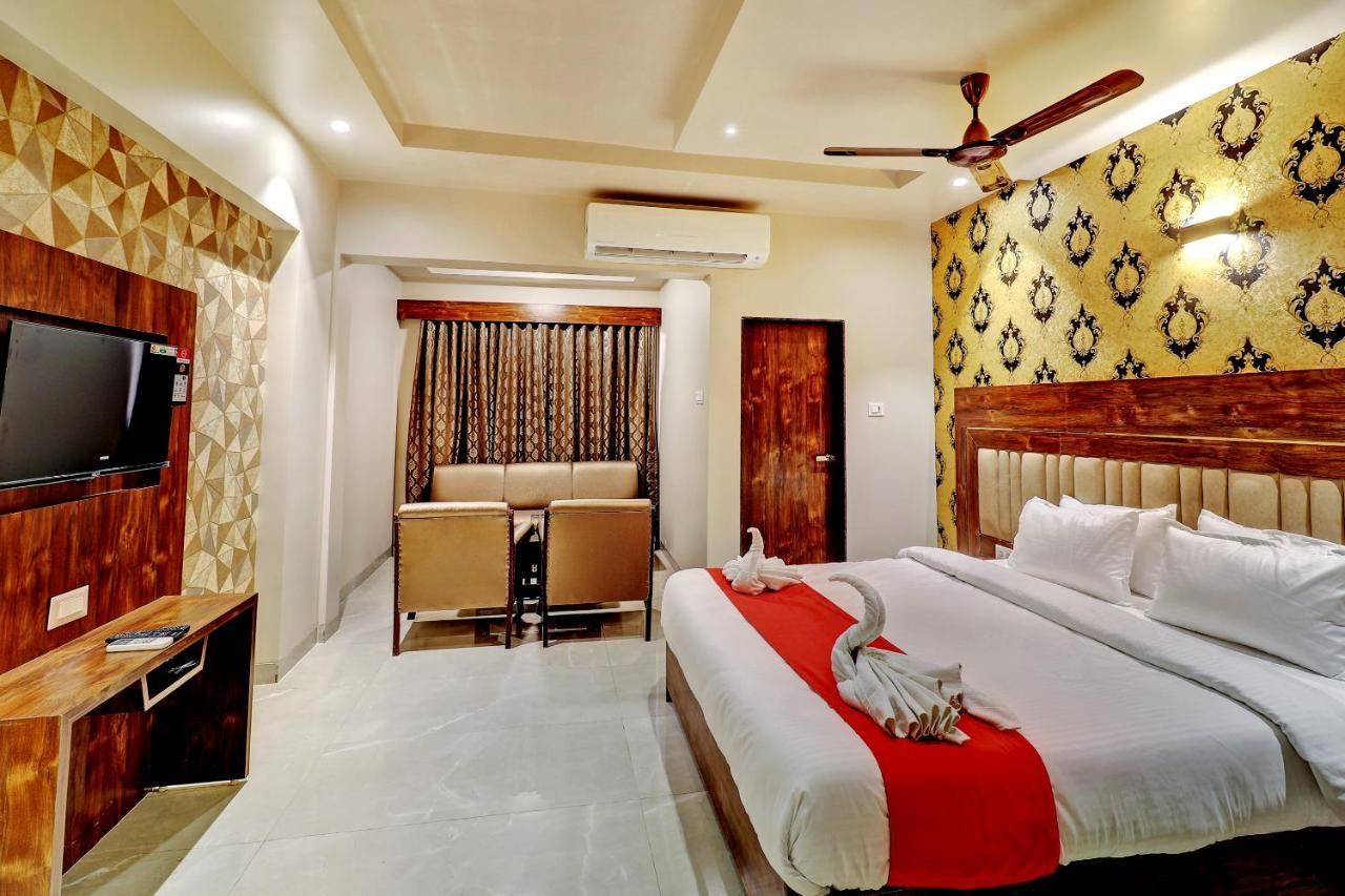 Hotel Apratim Lodging & Boarding Ulhasnagar Exterior photo